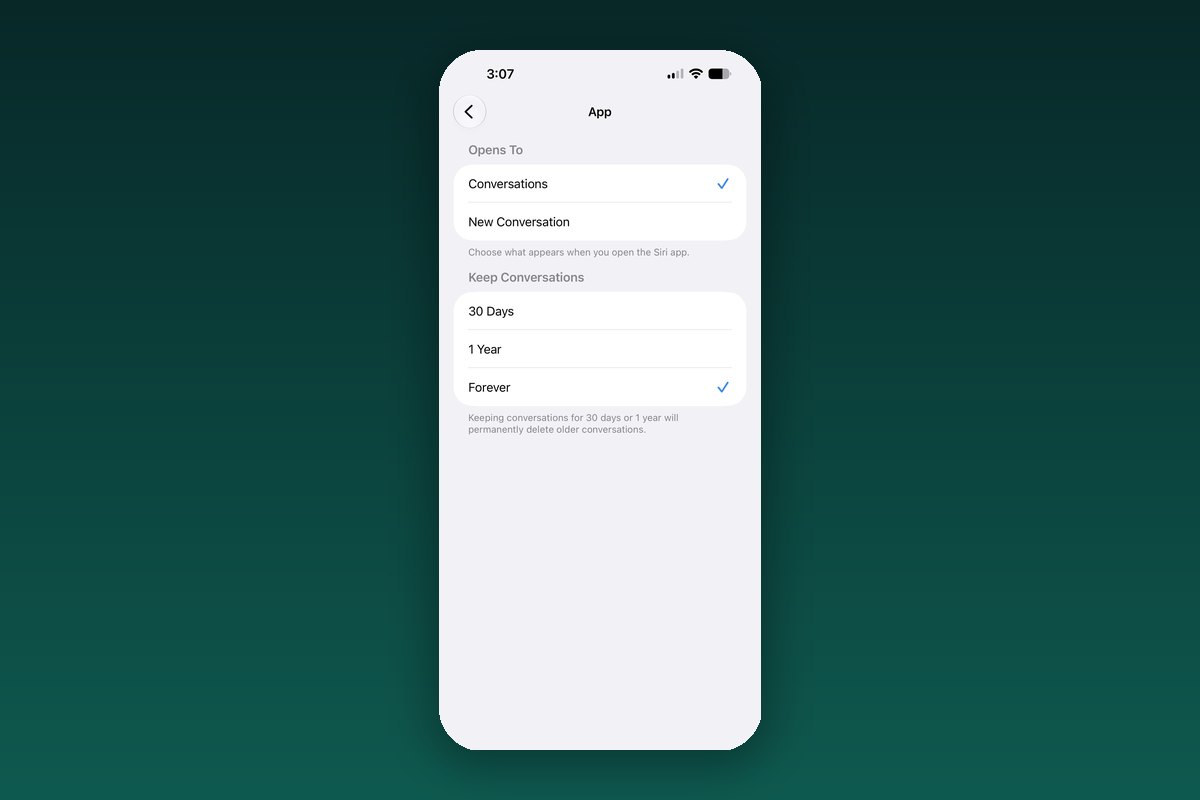 The Siri settings screen in the iOS 27 beta showing a conversation-memory control, on a teal gradient.